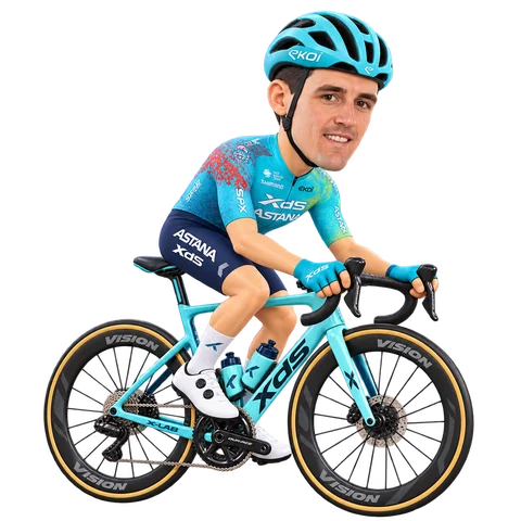 Illustrazione di Nicola Conci con la divisa 2026 della XDS Astana Team